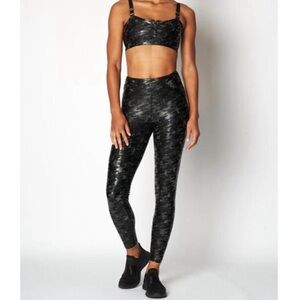 *NWOT* Heroine Sport Camo/snakeskin legging Size S